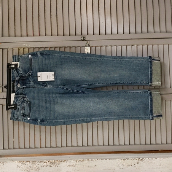 Judy Blue Denim - Judy Blue Midrise Capri Cuffed Jeans